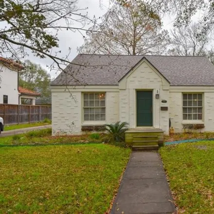 Rent this 3 bed house on 526 South 3rd Street in Bellaire, TX 77401