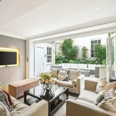 Image 6 - 58 Eaton Place, London, SW1X 8BY, United Kingdom - Apartment for sale