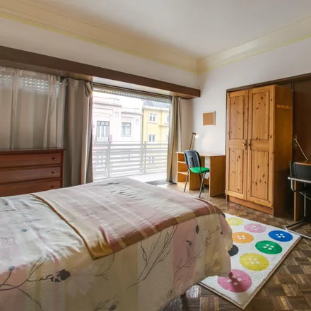 Rent this 5 bed room on Rua dos Açores in 1000-150 Lisbon, Portugal