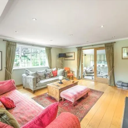 Image 7 - Little Knoll, Speldhurst Road, Southborough, TN4 0DY, United Kingdom - House for sale
