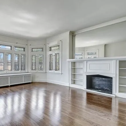 Image 3 - 8135 South Wolcott Avenue, Chicago, IL 60620, USA - House for sale