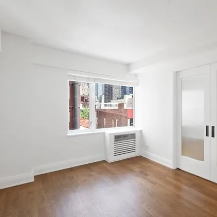 Image 3 - 209 East 51st Street, New York, NY 10022, USA - Condo for sale