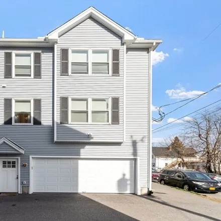 Image 1 - 25;27A;27B;27C;27D Orchard Street, Highlands, Haverhill, MA 01830, USA - Townhouse for sale