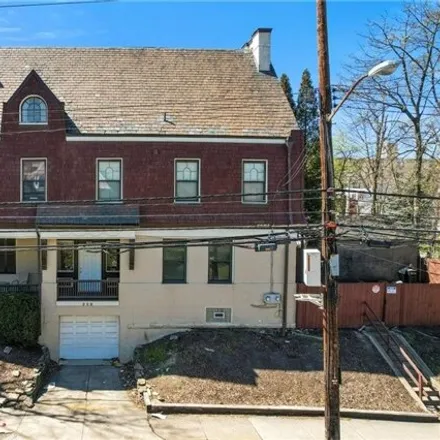 Buy this studio house on 328 Morewood Avenue in Pittsburgh, PA 15213