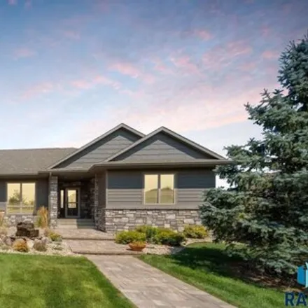 Buy this 6 bed house on 2798 West Bitterroot Street in Sioux Falls, SD 57108