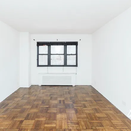 Rent this 1 bed apartment on 165 East 35th Street in New York, NY 10016