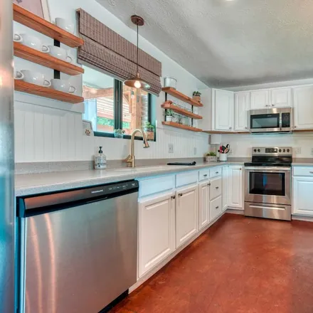 Rent this 5 bed house on Kanab