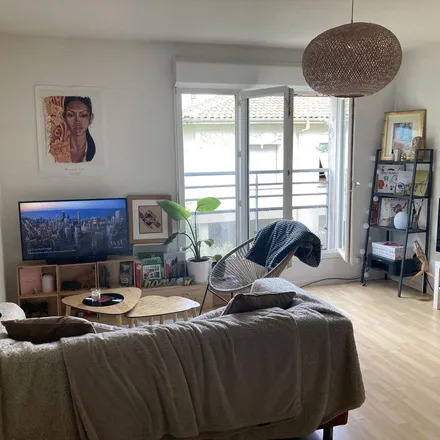 Rent this 2 bed apartment on 110 Rue des Écus in 33110 Le Bouscat, France