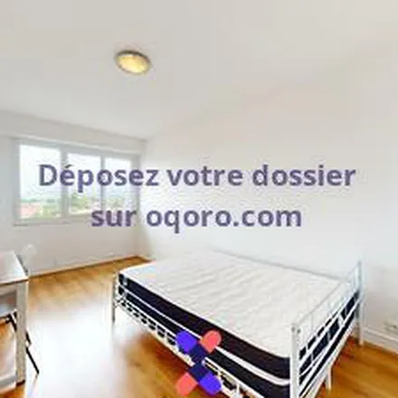 Rent this 3 bed apartment on 2 Rue de Bagnères in 64000 Pau, France