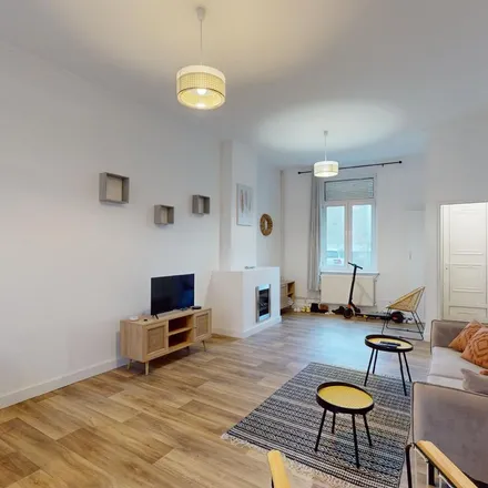 Rent this 4 bed apartment on Salle de sports Coligny 1 in Rue de Coligny, 59100 Roubaix