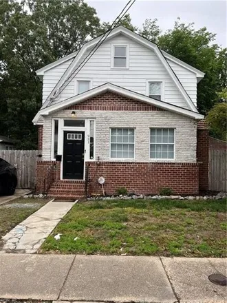 Rent this 4 bed house on 931 Kenton Avenue in Norfolk, VA 23504