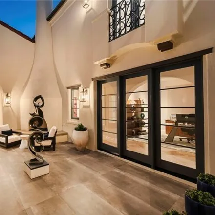 Image 3 - 30 Cliffhouse Bluff, Newport Beach, CA 92657, USA - House for sale