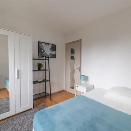 Rent this 4 bed apartment on 9 Rue de Londres in 67000 Strasbourg, France