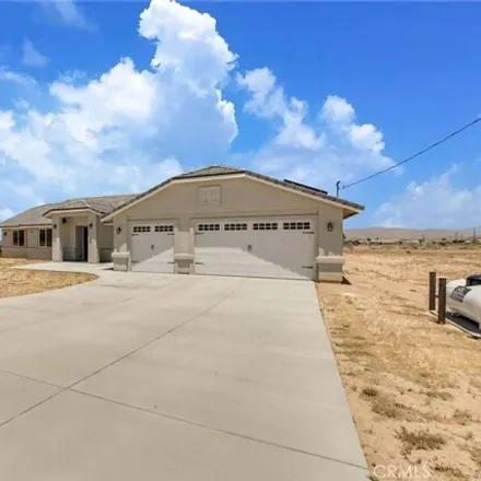 Image 3 - 23346 Tussing Ranch Rd, Apple Valley, California, 92308 - House for sale