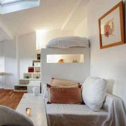 Rent this studio apartment on 12 Cité Dupetit-Thouars in 75003 Paris, France