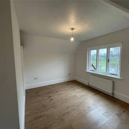 Rent this 1 bed apartment on Mount Pleasant in Guildford, GU2 4HZ