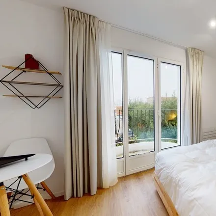 Rent this 11 bed room on 27 Rue des Fossillons in 93170 Bagnolet, France