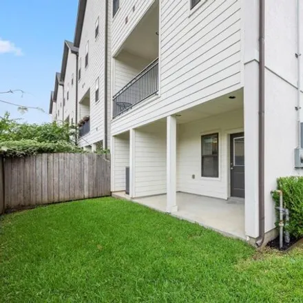 Image 2 - 827 Wakefield Dr Unit A, Houston, Texas, 77018 - House for sale
