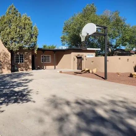 Buy this 4 bed house on 407 Gavilan Place Northwest in Albuquerque, NM 87107