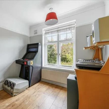 Image 7 - Hail & Ride Montpelier Road, Montpelier Road, London, W5 2HB, United Kingdom - Apartment for sale