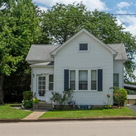 Buy this 2 bed house on 1048 Market Street in Sainte Genevieve, MO 63670