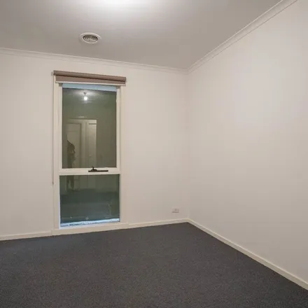 Image 4 - 12 Sutherland Avenue, Melton South VIC 3338, Australia - Apartment for rent