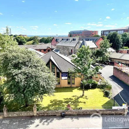 Rent this 2 bed apartment on Bank of Scotland in Dumbarton Road, Partickhill