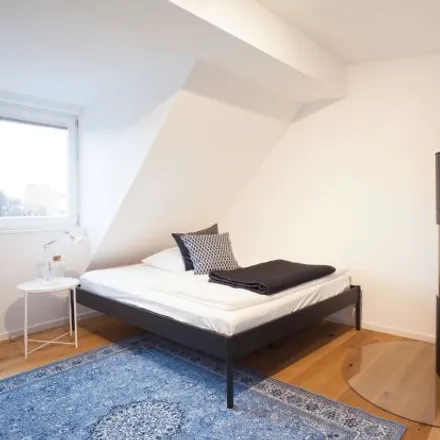 Rent this 7 bed room on Salemkirche Berlin-Neukölln in Delbrückstraße 15, 12051 Berlin