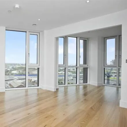 Buy this 2 bed house on City West Tower in High Street, London