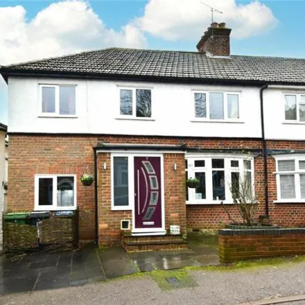 Buy this 4 bed duplex on Avenue Approach in Kings Langley, WD4 8DN