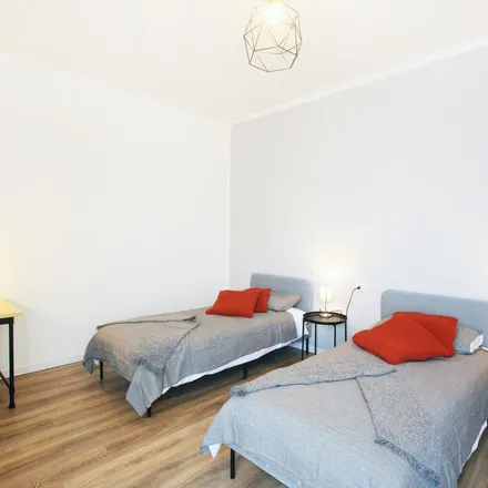 Image 2 - Via Giuseppe Soli 28, 41121 Modena MO, Italy - Apartment for rent