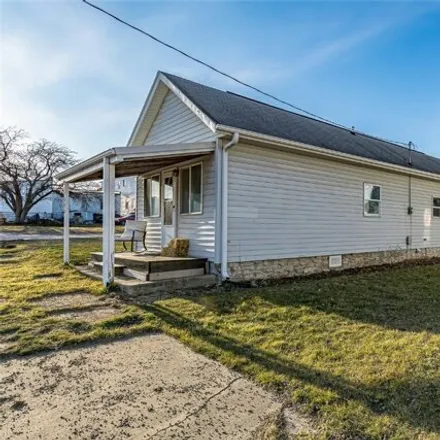 Buy this 2 bed house on State Street in Center Point, IA 52213
