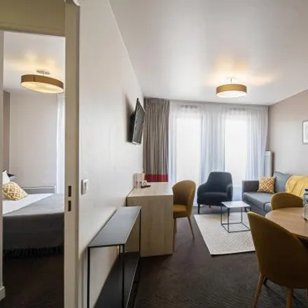 Rent this 3 bed apartment on 40 Avenue de Paris in 94800 Villejuif, France