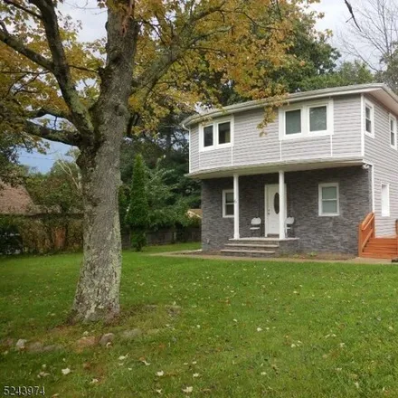 Buy this 3 bed house on 98 Briggs Road in Lake Hopatcong, Jefferson Township