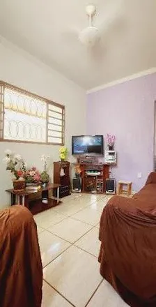 Buy this 2 bed house on Avenida Capitão Teófilo Lamounier in Boa Vista, Uberaba - MG