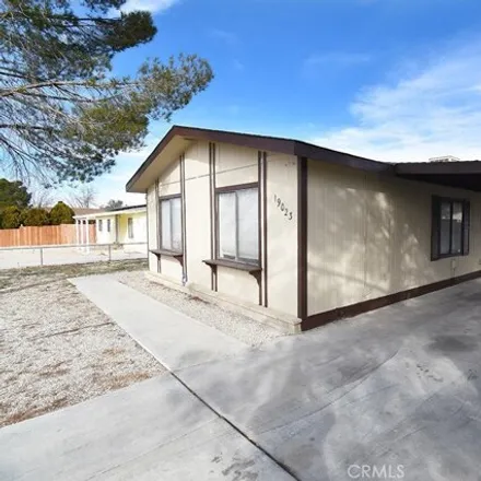 Image 2 - 19051 Dennis Street, Adelanto, CA 92301, USA - House for sale