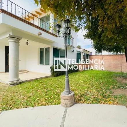 Rent this 4 bed house on Calle Benito Juárez in Santiaguito, 56050 San Simón