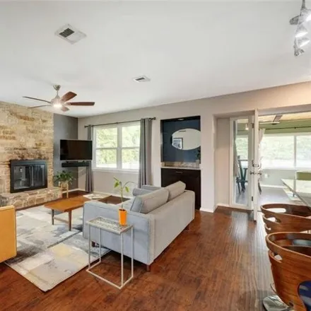 Image 8 - 5801 Gloucester Lane, Austin, TX 78723, USA - House for sale