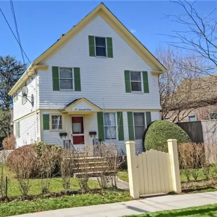 Buy this 2 bed house on 88 Lowndes Street in Newport, RI 02840