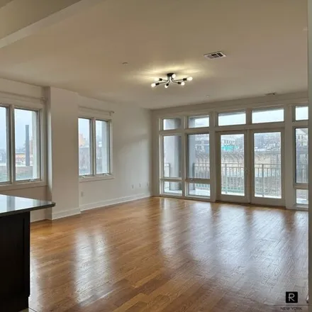 Rent this 2 bed house on 80 Bay Street Landing in New York, NY 10301