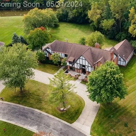 Buy this 7 bed house on 218 Charing Cross Court in Bloomfield Hills, MI 48304