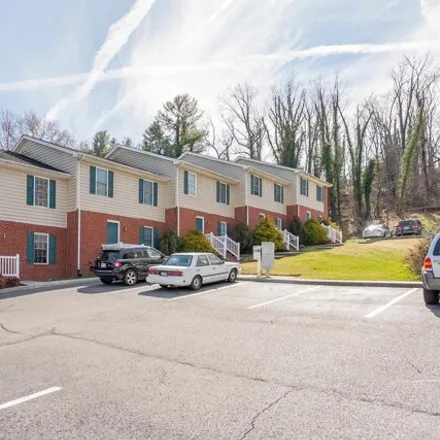 Buy this studio townhouse on 1041 Lawrence Street in East Radford, Radford City
