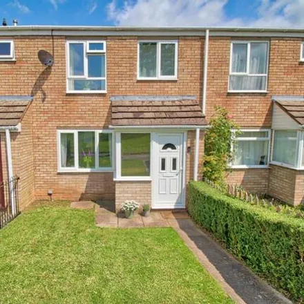 Buy this 3 bed townhouse on Cherington Close in Worcester, WR4 9XA