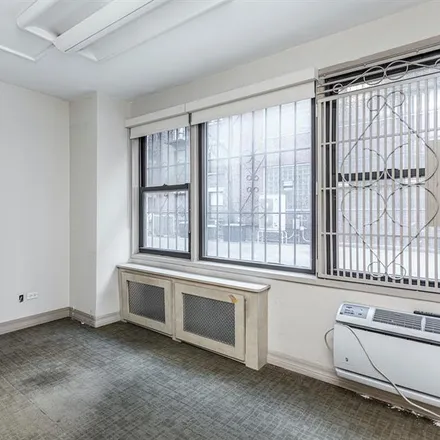 Image 6 - 333 EAST 34TH STREET in New York - Apartment for sale