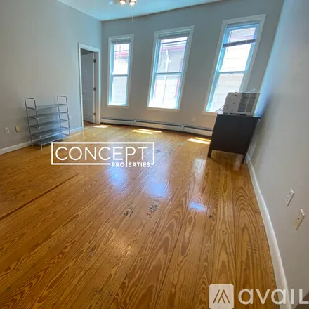 Rent this 3 bed apartment on 11 Beacon St