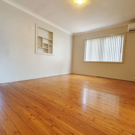 Rent this 3 bed apartment on Naman Street in Dubbo NSW 2830, Australia