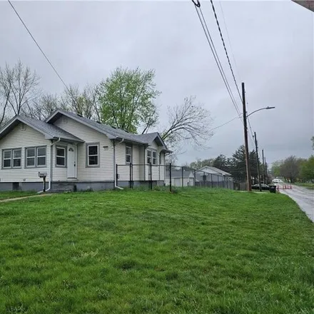 Buy this 2 bed house on 2683 Garfield Avenue in Des Moines, IA 50317