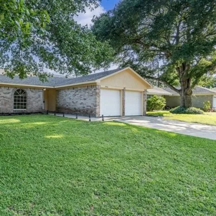 Rent this 3 bed house on 9931 Cane Creek Drive in Charterwood, Harris County
