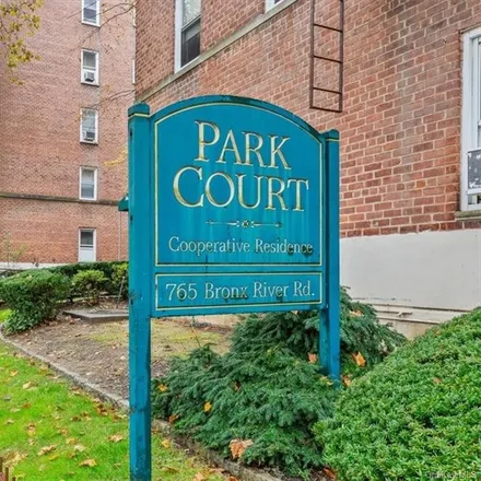 Image 2 - 757 Bronx River Road, City of Yonkers, NY 10708, USA - Condo for sale