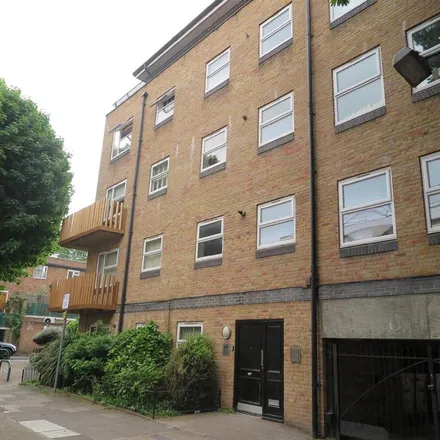 Rent this 3 bed apartment on 60 Maltby Street in London, SE1 3DW